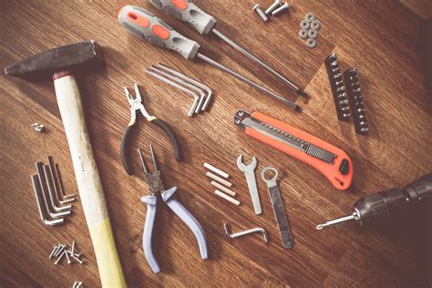gambar tangan kreatif kayu alat konstruksi perbaikan peralatan