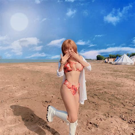 92+ ảnh Rapper Suzie Nguyễn mặc bikini sexy sau tin đồn lộ clip