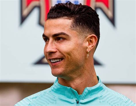 35 Best Cristiano Ronaldo Hairstyles, Haircuts & Colors (2024 Update)