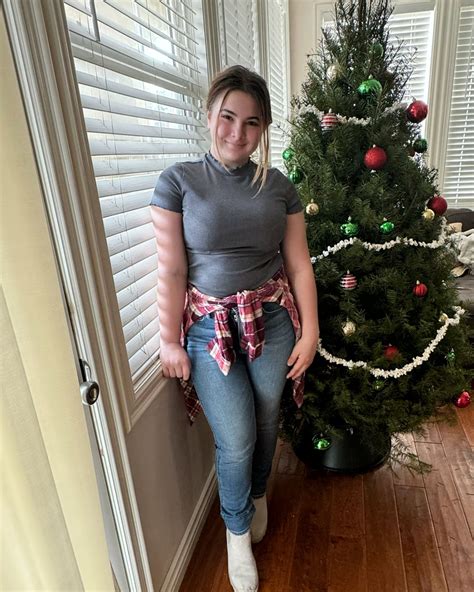 Lexi Rabe - Lexi Rabe added a new photo — in Los Angeles, CA.