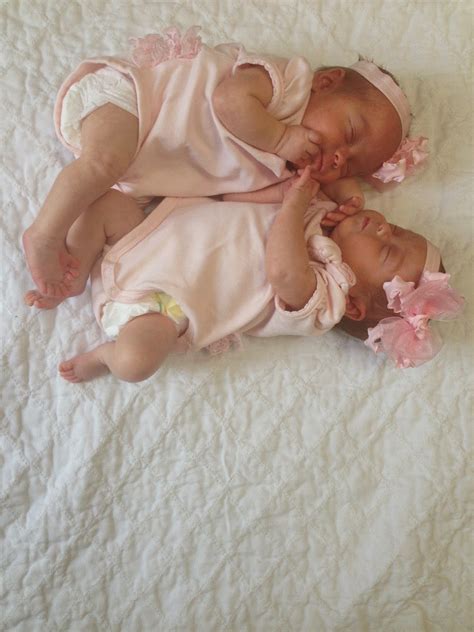 Kogan Twins: Amelia comes home! Twins reunited!