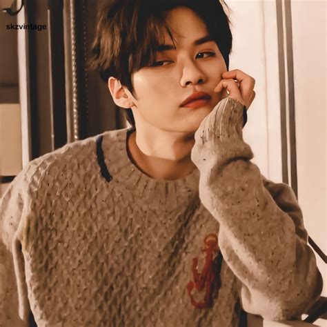 pin de mwh em lino kpop namorados  idols