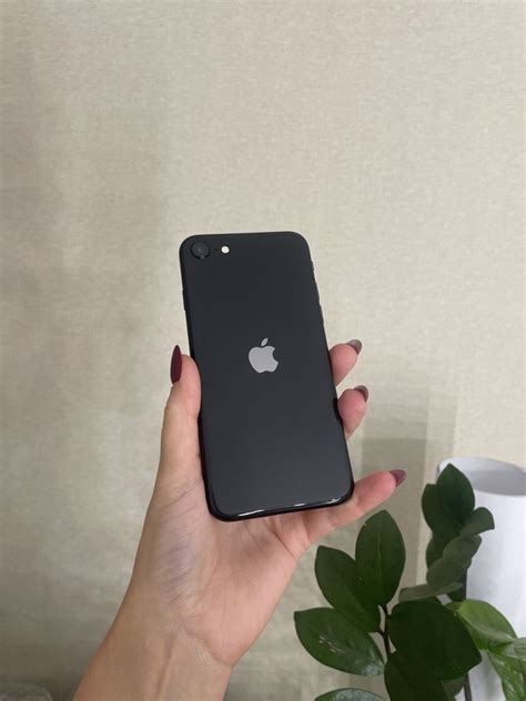 IPhone SE 2 2020 64gb black iCloud заблокований: 2 200 грн. - Мобільні ...