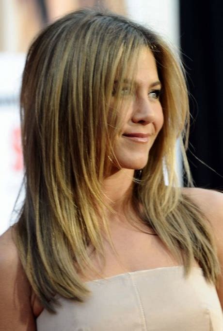 Taglio capelli lungo scalato - Bellezza e Stile