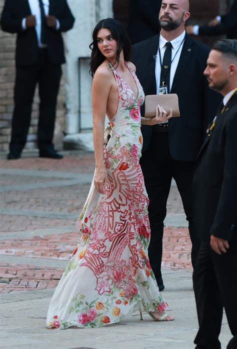 Cuando Kendall Jenner se viste de invitada, lo hace a lo grande