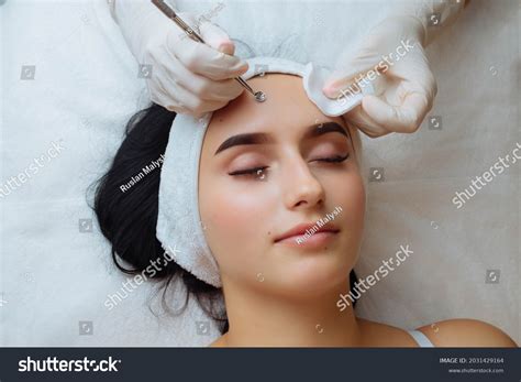 3,806 Dermatologist Skin Cleansing Images, Stock Photos & Vectors ...