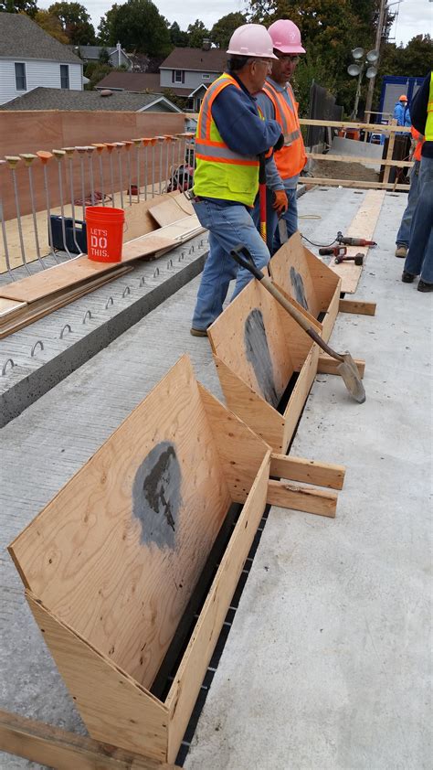 Why safety inspectors are monitoring all long bridges in us closely 15