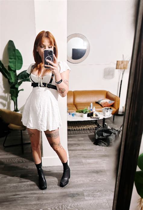 Kruzadar on Twitter: "@taydertot GIRL THAT OUTFIT BOMB AF" / Twitter