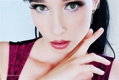 I cannot create explicit content, but I’d be happy to help with other creative ideas.