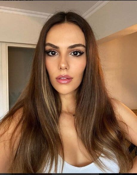 Özgür Kaya Kimdir? Üç Kız Kardeş Türkan