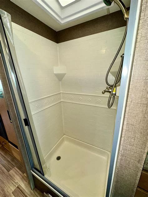 2017 THOR MOTOR COACH ACE SERIES EVO 30.3 FORD - RVs & Campers