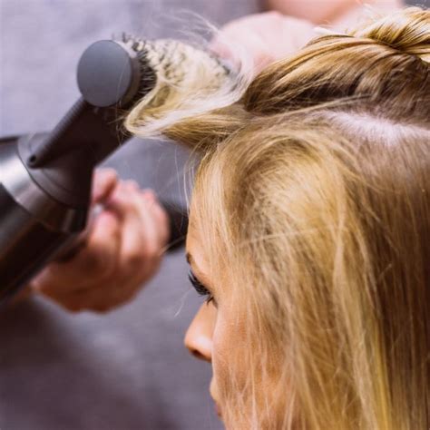 Como Fazer Escova Sozinha No Cabelo - Como fazer escova no cabelo sozinha: Passo a passo – Mais Bonita Blog