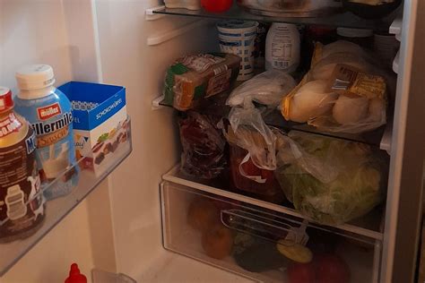 Хитрощі для холодильника — як прибрати запах, конденсат і продовжити ...