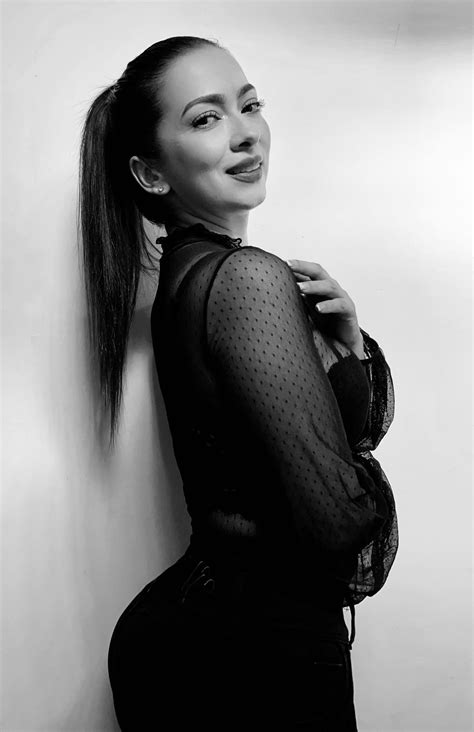 Alexaaa Narvaez - Alexaaa Narvaez added a new photo.