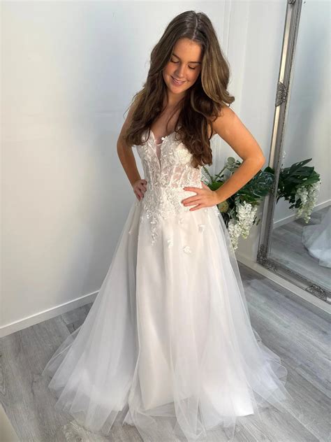 Kelly Debutante Ball Dresses – Lace Bodice & Flowing Tulle Skirt for
