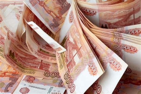 Руската рубла достигна стойност от над 60 рубли за долар