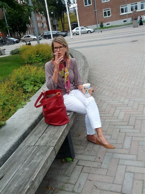 Milf with red bag 02 | milf smoking | Anci Perfect | Flickr