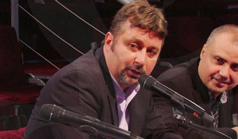 Безмензурната песен на Филип Станев – „Минкино хоро“ | Шоуто на Слави