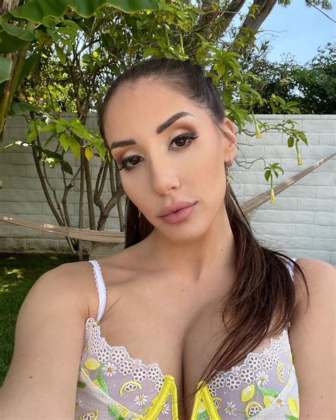 Naomi Ross 🦋 (@naomzies) • Instagram photos and videos
