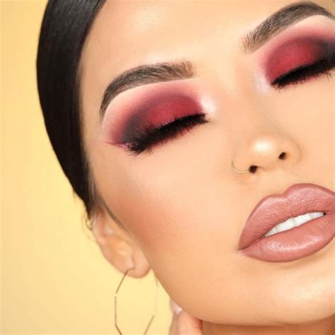 Hispanic makeup looks 1. Bold Lips 2. Gold Tones 3. Peaches & Cream 4 ...