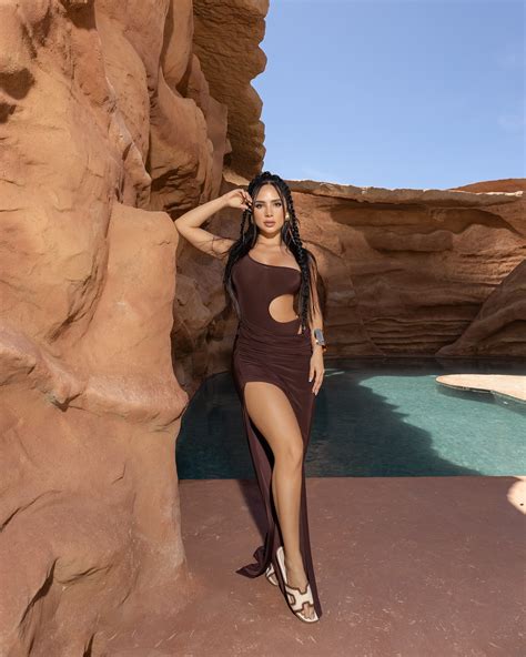 Anabel Ramirez | @FashionNova Desert 🏜️ Tones with my Georgina Cut Out
