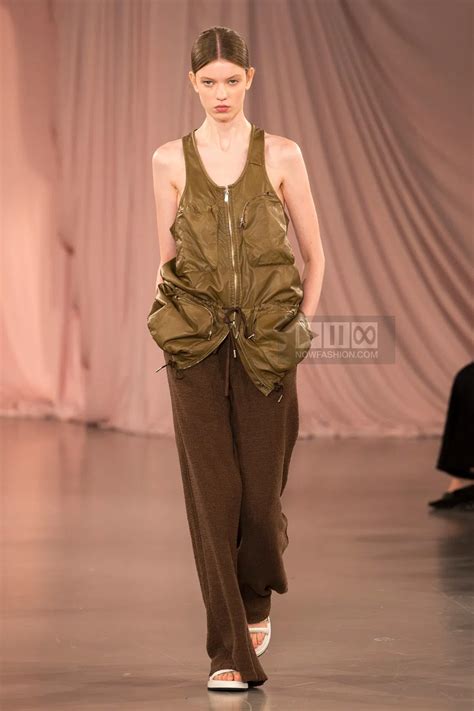 Time Ready To Wear Spring Summer 2025 Paris - NOWFASHION