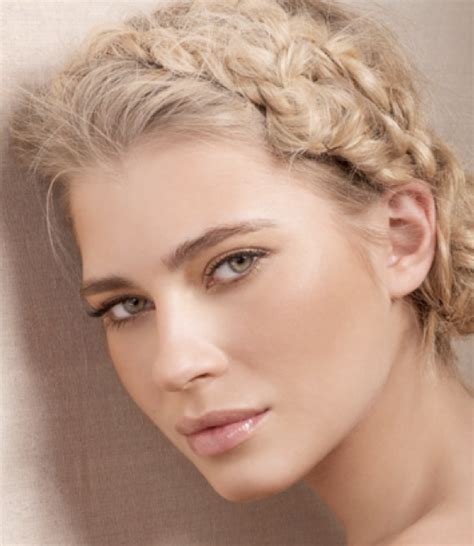 Ideal Wedding Hairstyles and Makeup Ideas for Blondes - Pretty Designs