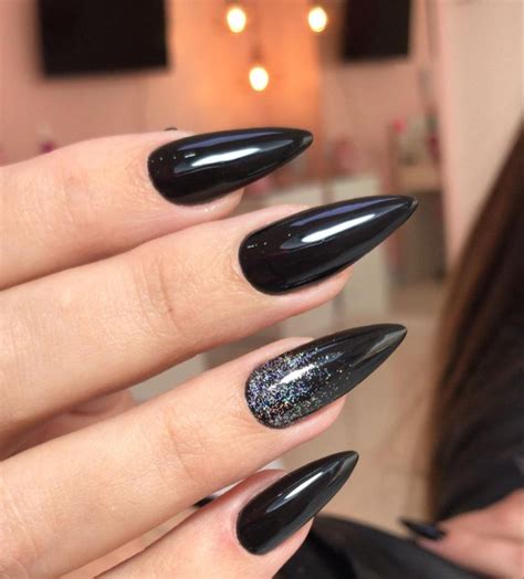 Unha Stiletto Francesinha Preta - Unha stiletto preta: 30 ideias para arrasar no formato e decoração