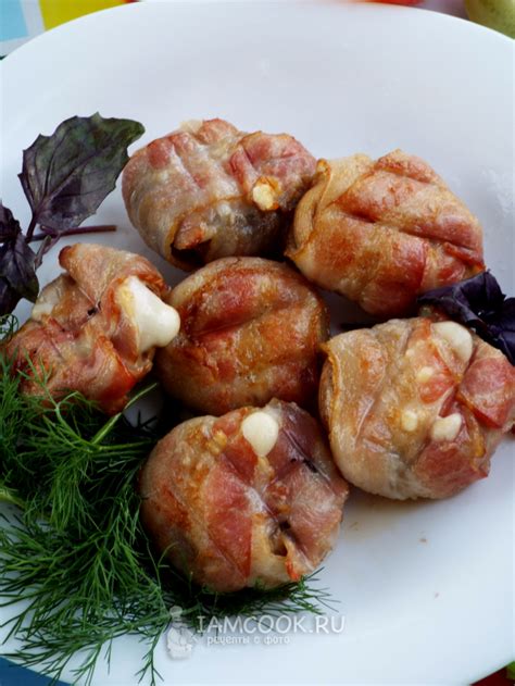 Шампиньоны с сыром и беконом на мангале — рецепт с фото пошагово