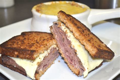 What Cheese Goes With Roast Beef? - My Heart Lives Here