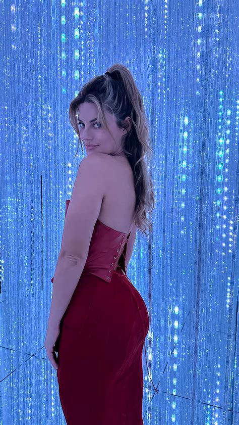 Perfect In Red : r/HannahStocking_