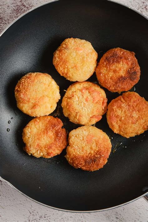 how to cook salmon cakes in oven