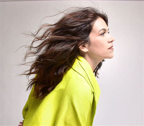 LADYGUNN – ABBI JACOBSON PUTS ON HER GAMEFACE