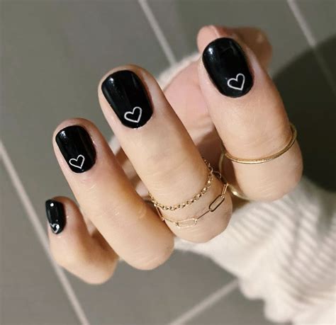 Black And White Valentine Nails: A Look To Love – The FSHN