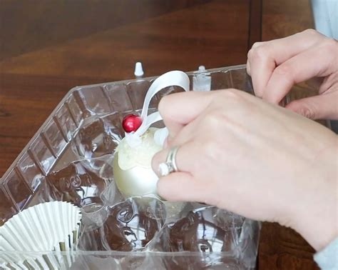 Super Cute DIY Cupcake Ornaments — Artsycupcake