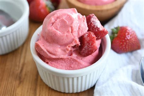 fresh strawberry gelato mels kitchen cafe