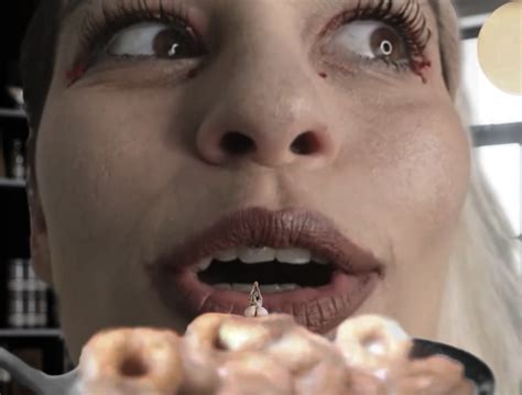 Unaware giantess: Nooo dont eat me 3 by gomaroscar19 on DeviantArt