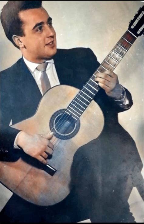 Comprehensive biography of bunch roberts and his early career success 1