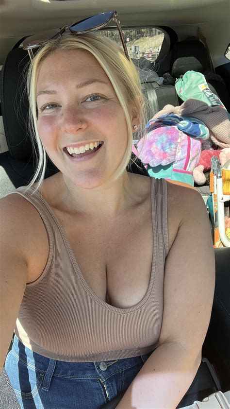 Mother’s Day weekend getaway! [f32] : r/SFWAmIHot