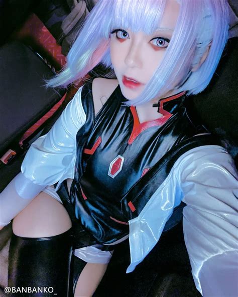 El cosplay de Lucy, de Cyberpunk: Edgerunners, realizado por la