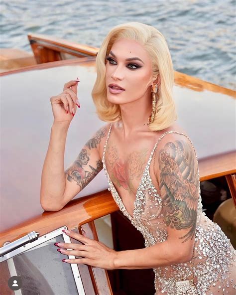 Appreciation of the stunning beauty of Miss Fame. : r/rupaulsdragrace