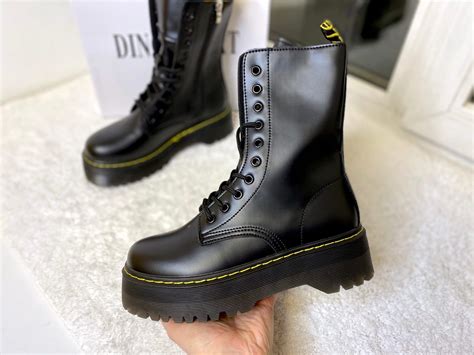 Купить ботинки Dr. Martens на толстой подошве в шоуруме СПб
