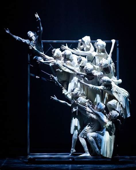 Pin by Aimée Rosé on Cenografia | Physical theatre, Set design theatre ...
