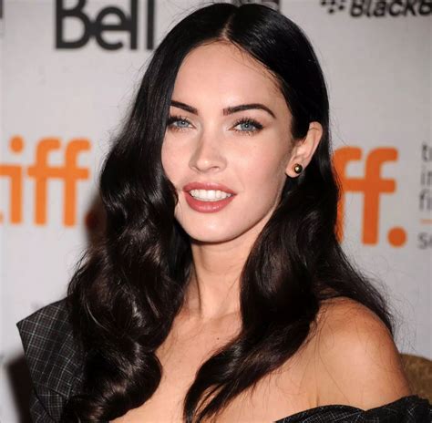 Iubitul lui Megan Fox a pozat nud. Motivul din spatele gestului lui
