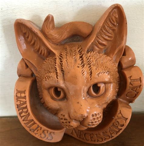 Latex mould for making this lovely cat plaque