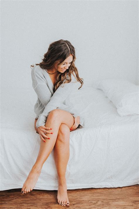 Poses To Hide Stomach at Zane Bussell blog