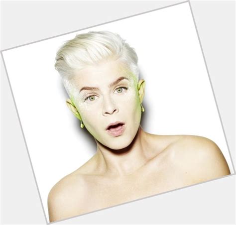 robyn carlssons birthday celebration happybdayto