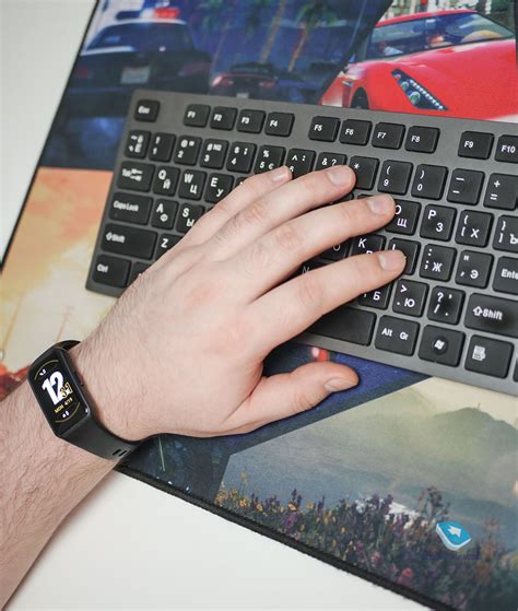 Mobile-review.com Обзор HONOR Band 6