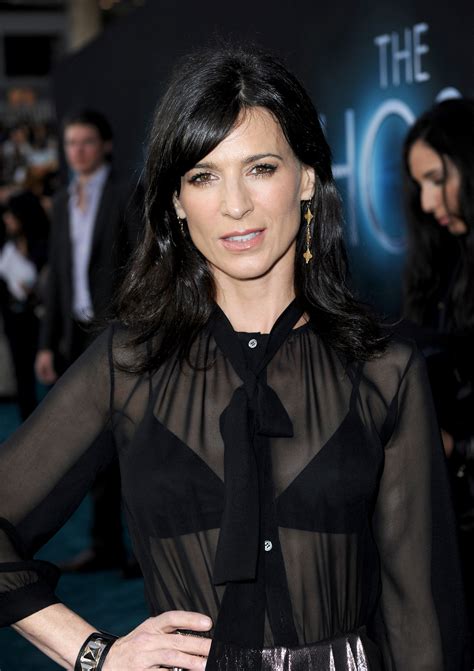 Perrey Reeves