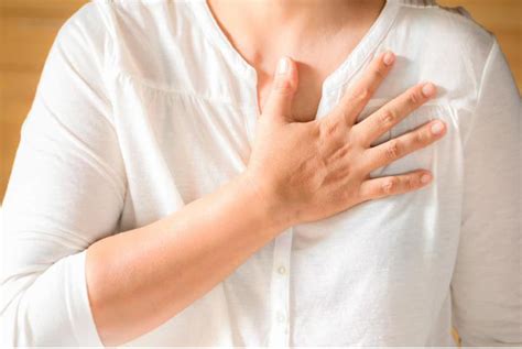 ketahui penyebab jerawat  dada   mengatasinya kecantikan